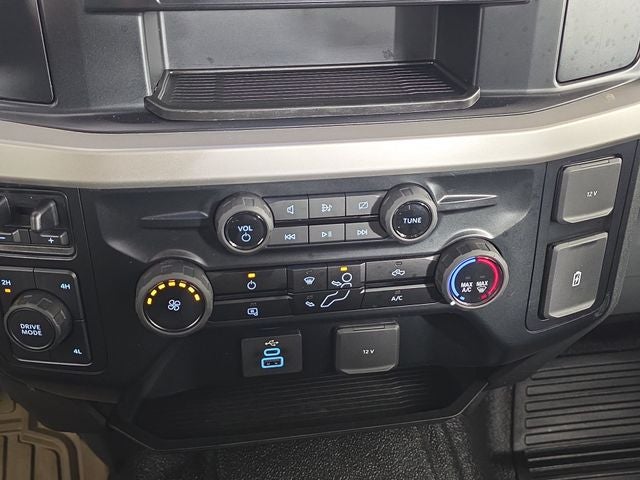 2024 Ford Super Duty F-550 DRW Chassis Cab XL