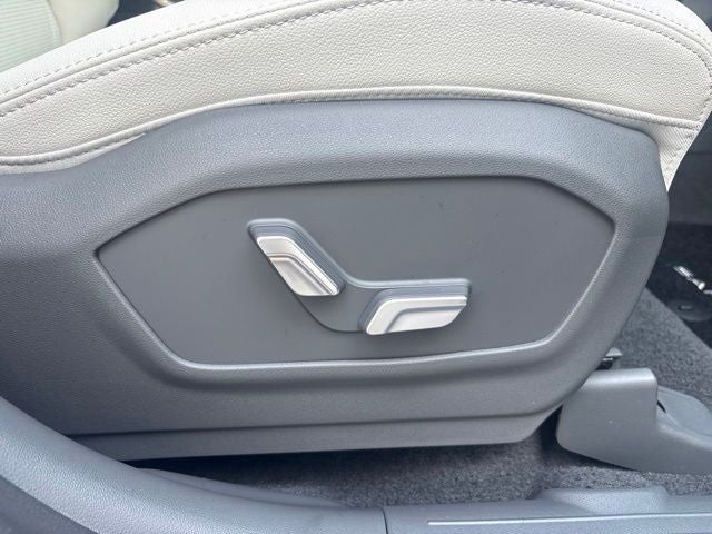 2027 Hyundai SANTA FE HYBRID Limited
