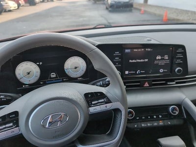 2022 Hyundai ELANTRA SEL