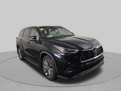 2022 Toyota Highlander Platinum
