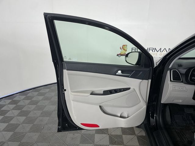 2021 Hyundai TUCSON SE