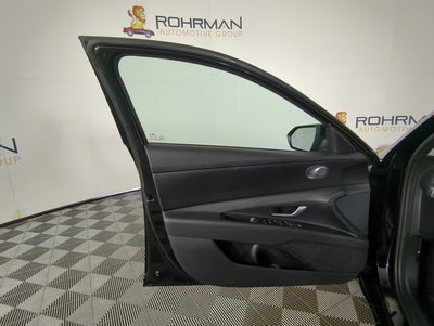 2026 Hyundai ELANTRA SE