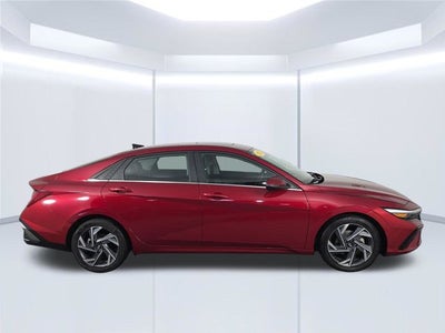 2025 Hyundai ELANTRA Limited