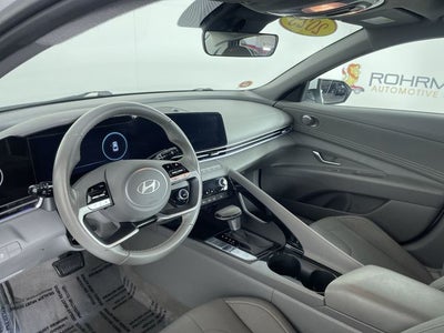 2025 Hyundai ELANTRA SEL Convenience