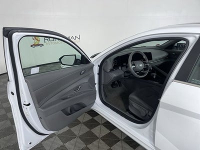 2025 Hyundai ELANTRA SEL Convenience