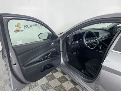 2025 Hyundai ELANTRA SEL Convenience