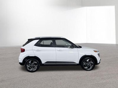 2026 Hyundai VENUE SEL W/Two-Tone Roof