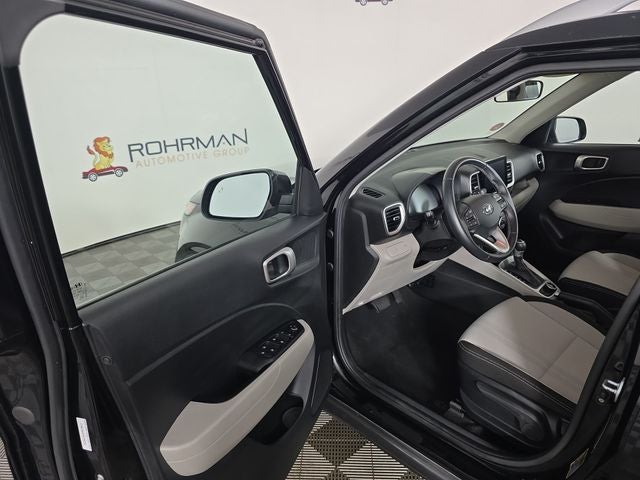 2025 Hyundai VENUE SEL